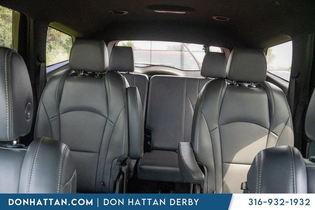 Used 2023 Buick Enclave Essence AWD/4WD image 21