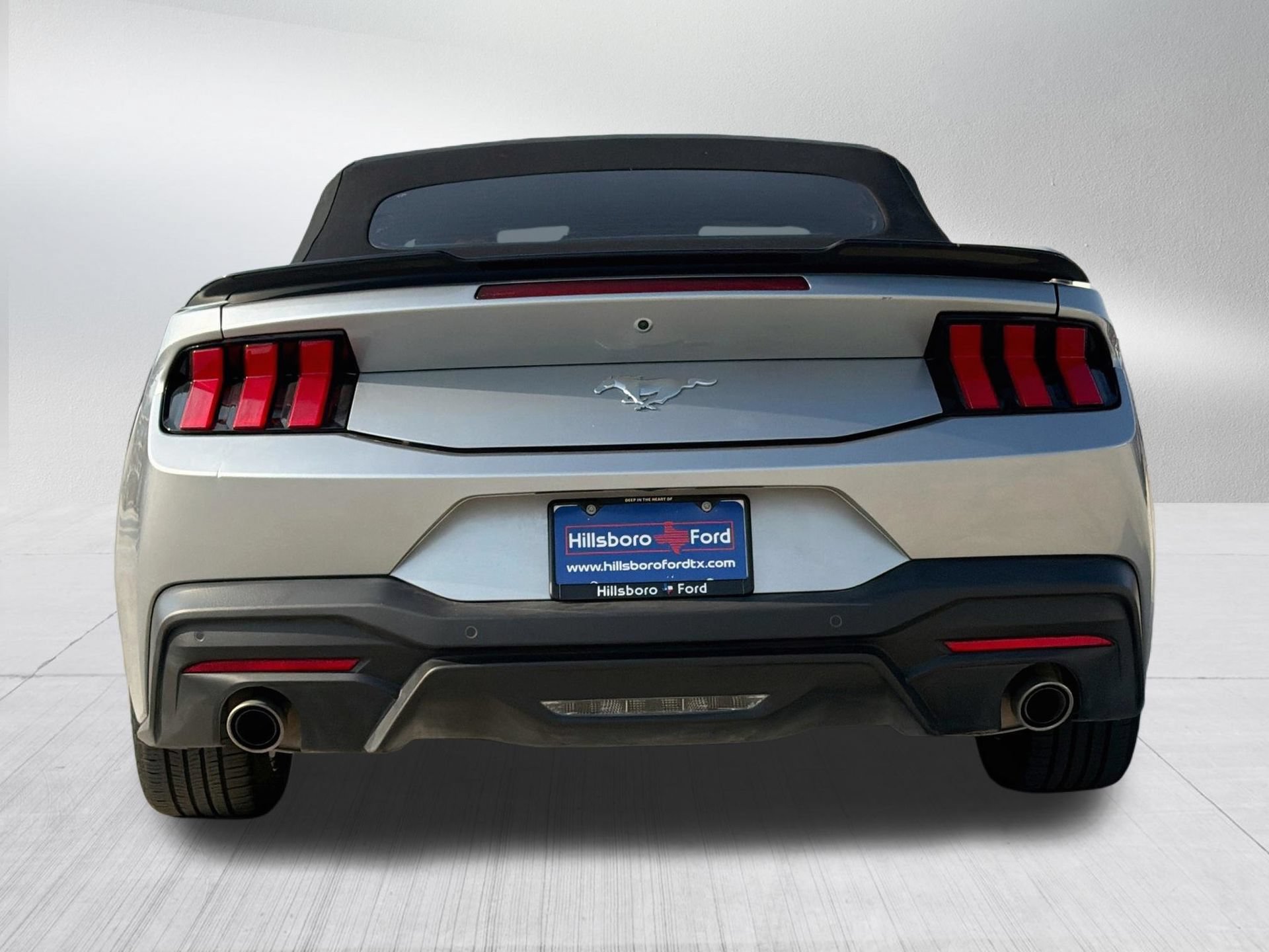 Used 2024 Ford Mustang Convertible RWD image 7