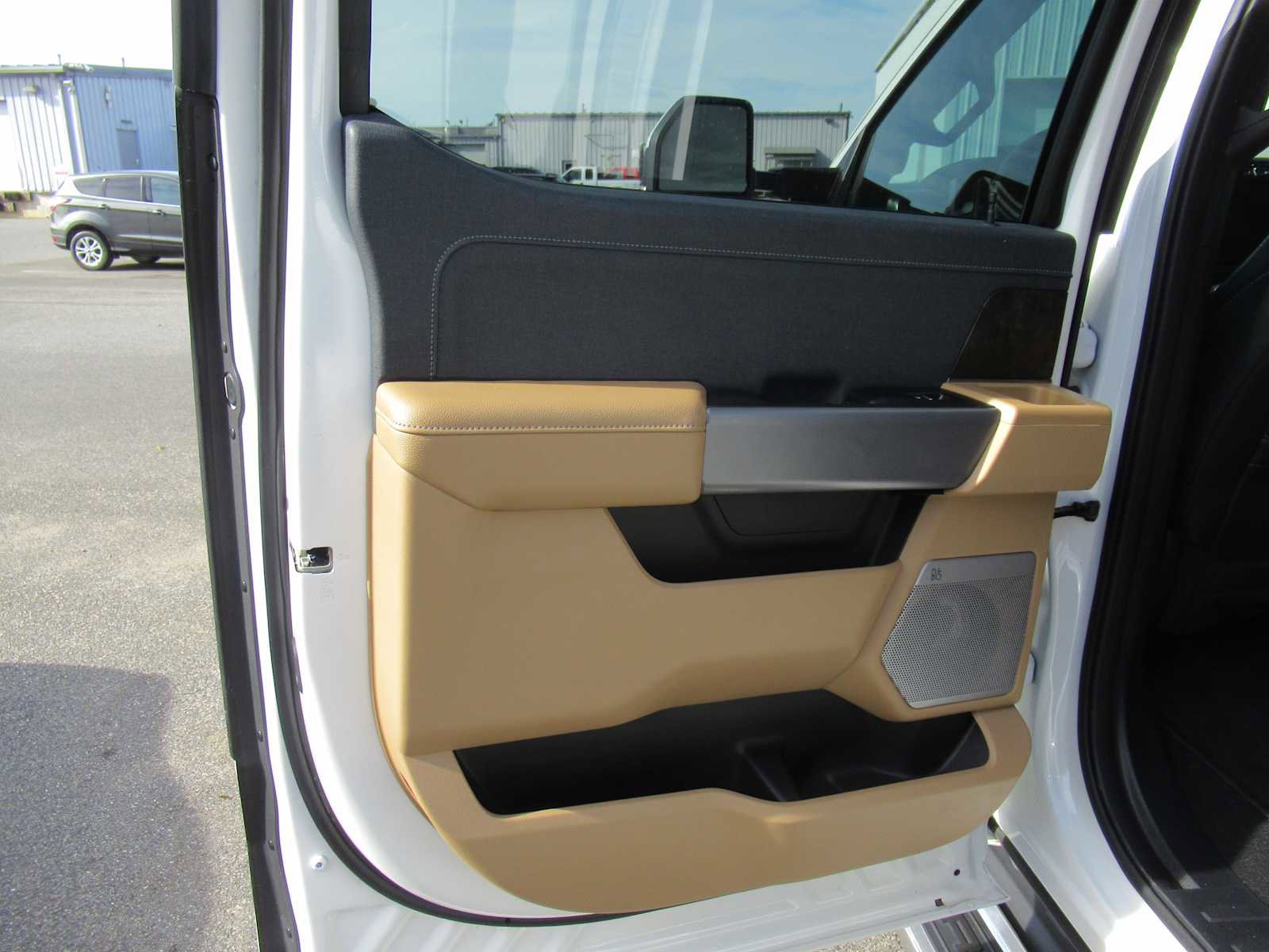 Used 2023 Ford F350 Lariat image 18