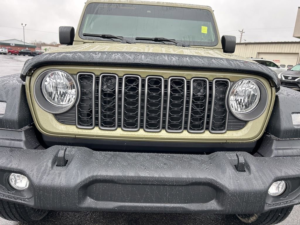 Used 2025 Jeep Wrangler Sport S image 30