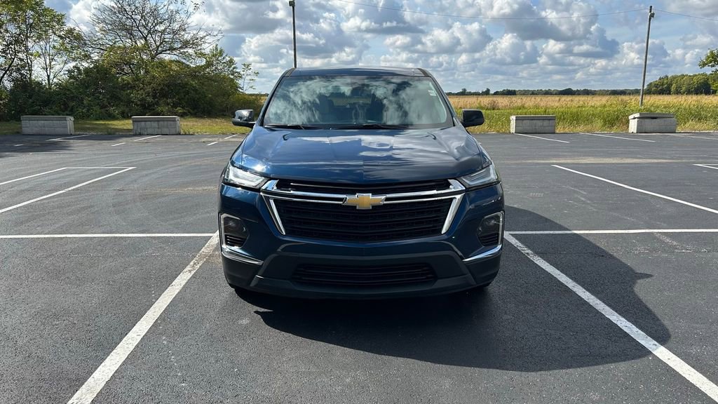 Used 2022 Chevrolet Traverse LS image 2