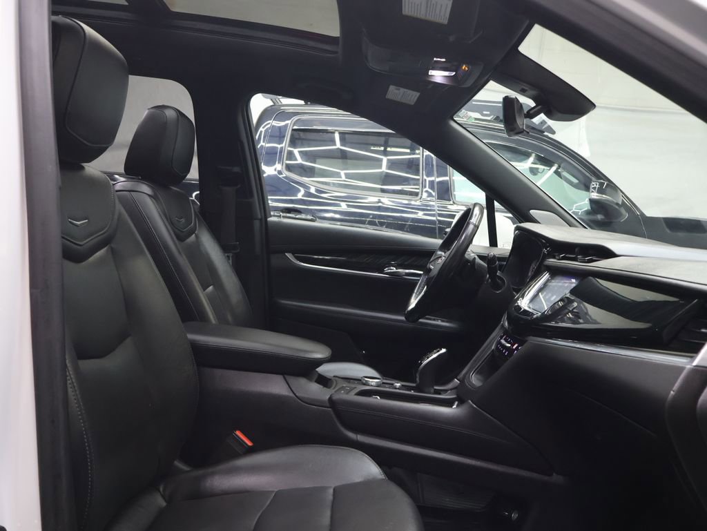 Used 2020 Cadillac XT6 Premium Luxury image 10
