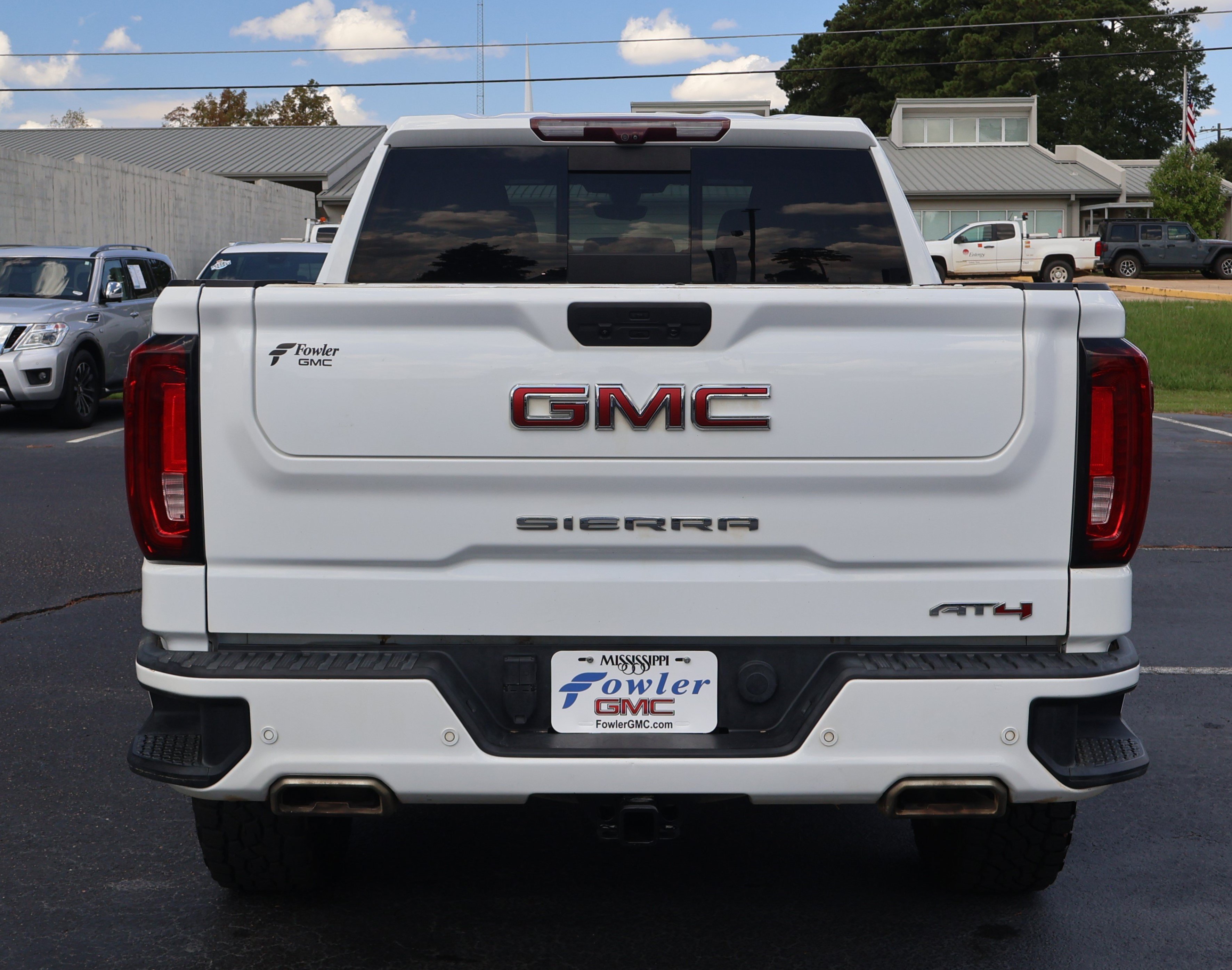 Used 2021 GMC Sierra 1500 AT4 w/ AT4 Value Package AWD/4WD image 4