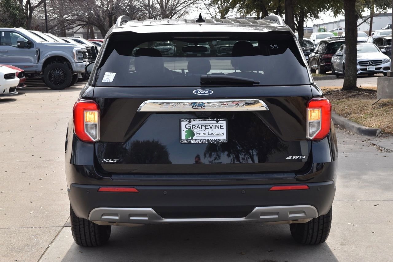 Used 2023 Ford Explorer XLT w/ Equipment Group 202A image 9