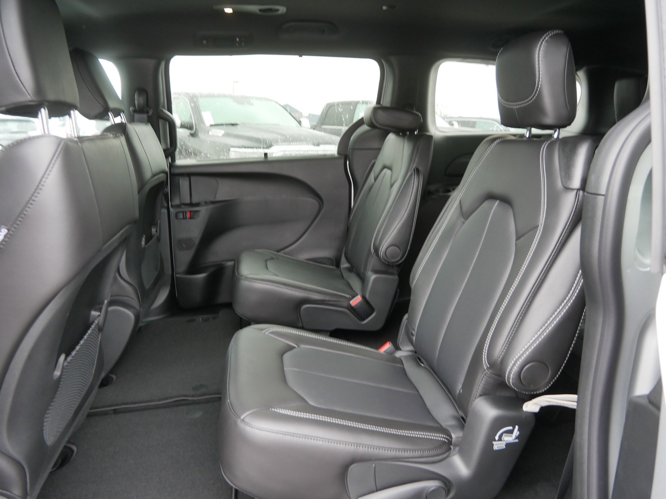 New 2026 Chrysler Voyager LX image 6