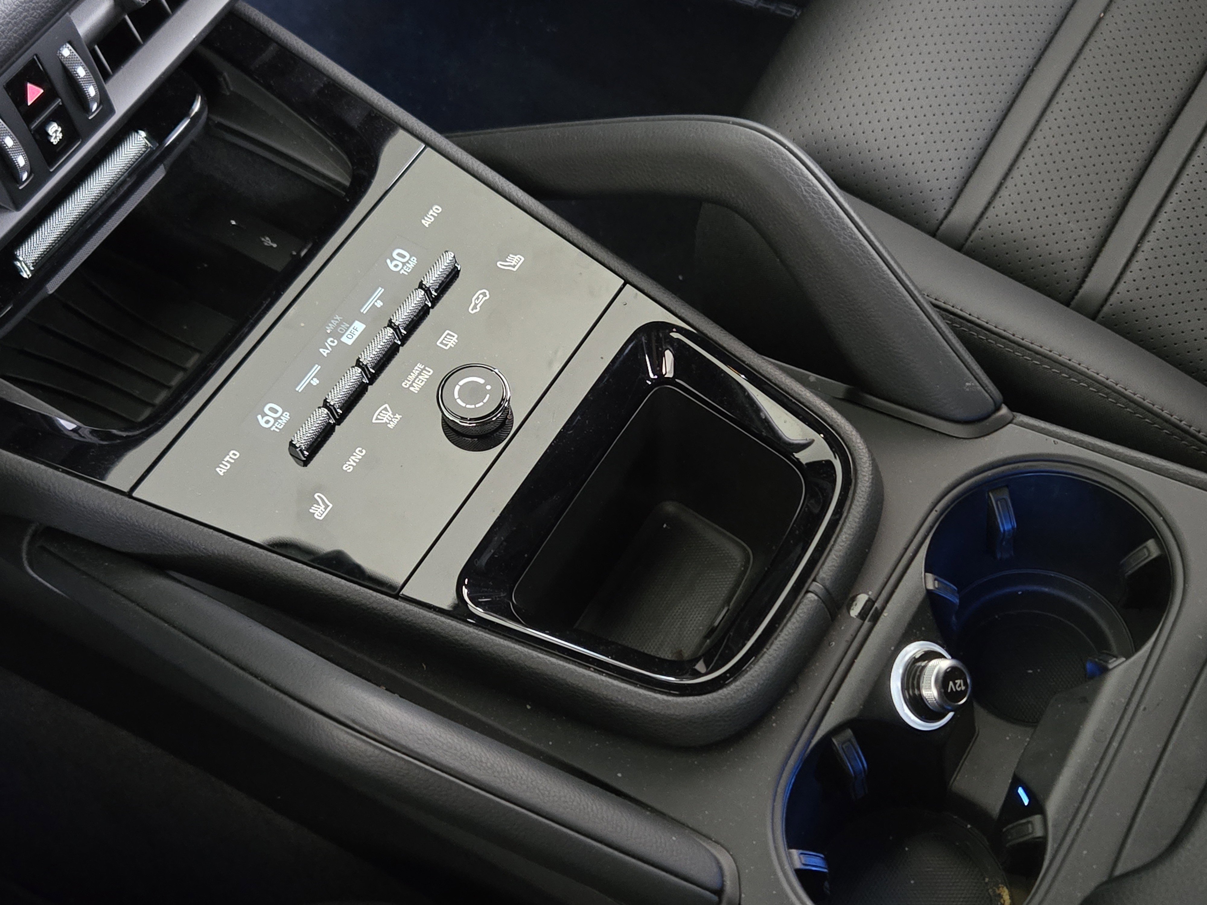 Certified 2025 Porsche Cayenne Coupe image 23