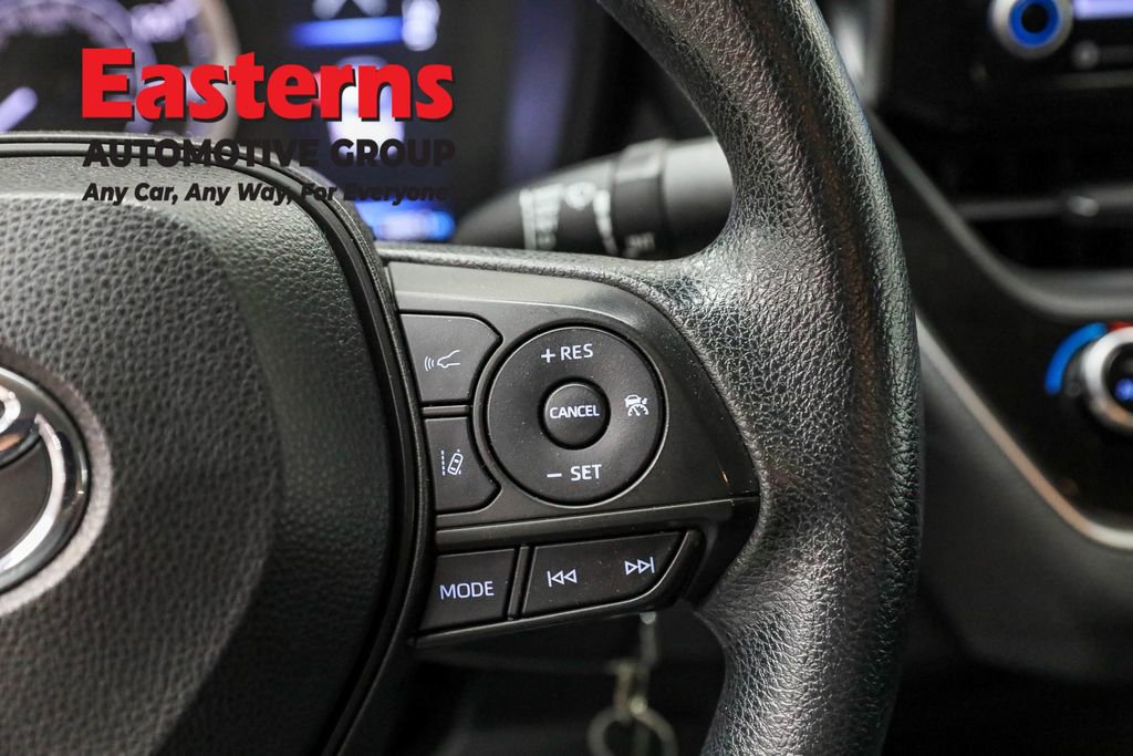 Used 2022 Toyota Corolla LE image 16