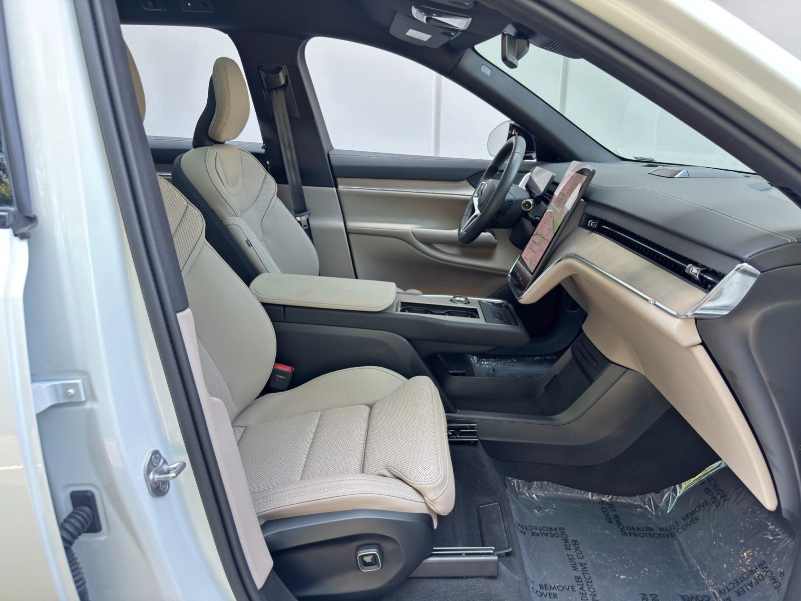 Used 2025 Volvo EX90 Ultra AWD/4WD image 15