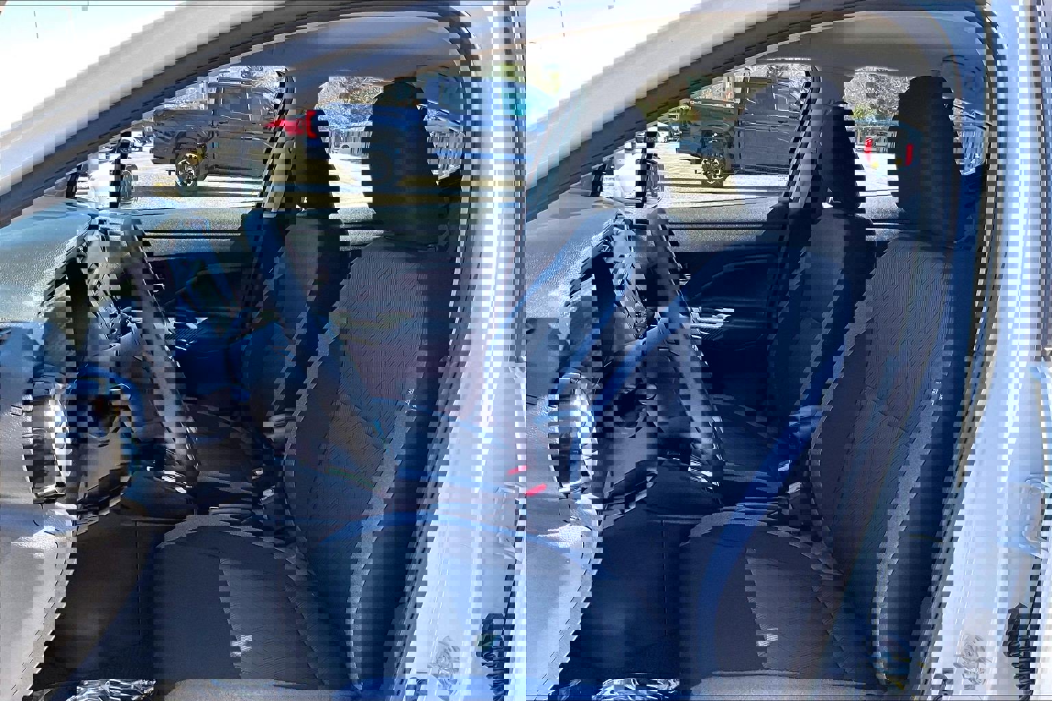 Used 2025 Nissan Versa SV w/ Trunk Package image 22