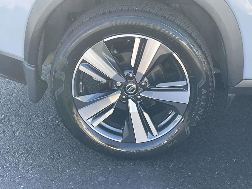 Used 2021 Nissan Rogue SL w/ Premium Package image 13