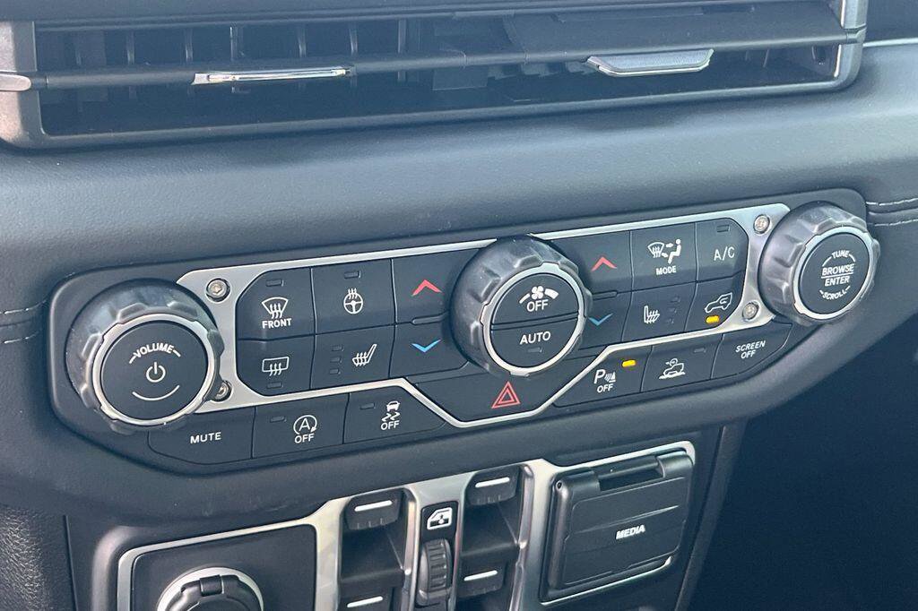 New 2026 Jeep Gladiator Sport AWD/4WD image 20
