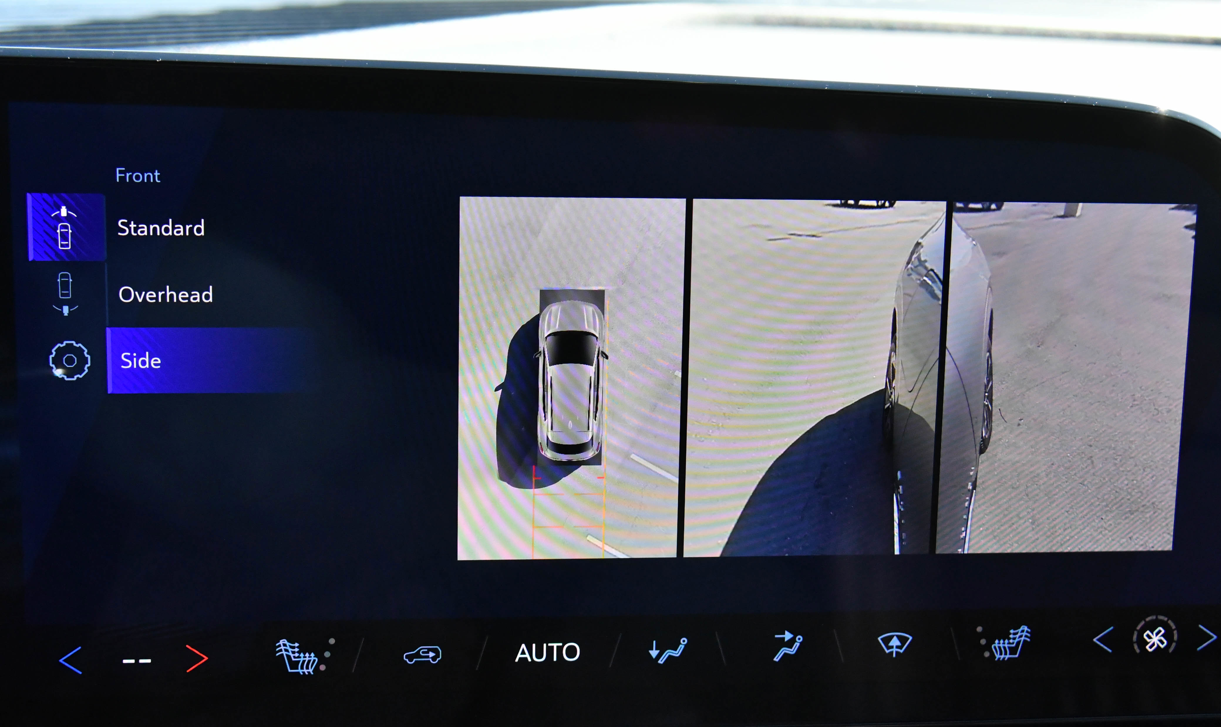 Used 2025 Chevrolet Equinox EV LT w/ Convenience Package image 25