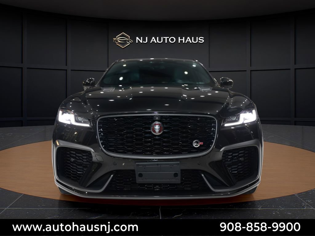 Used 2021 Jaguar F-PACE SVR image 3
