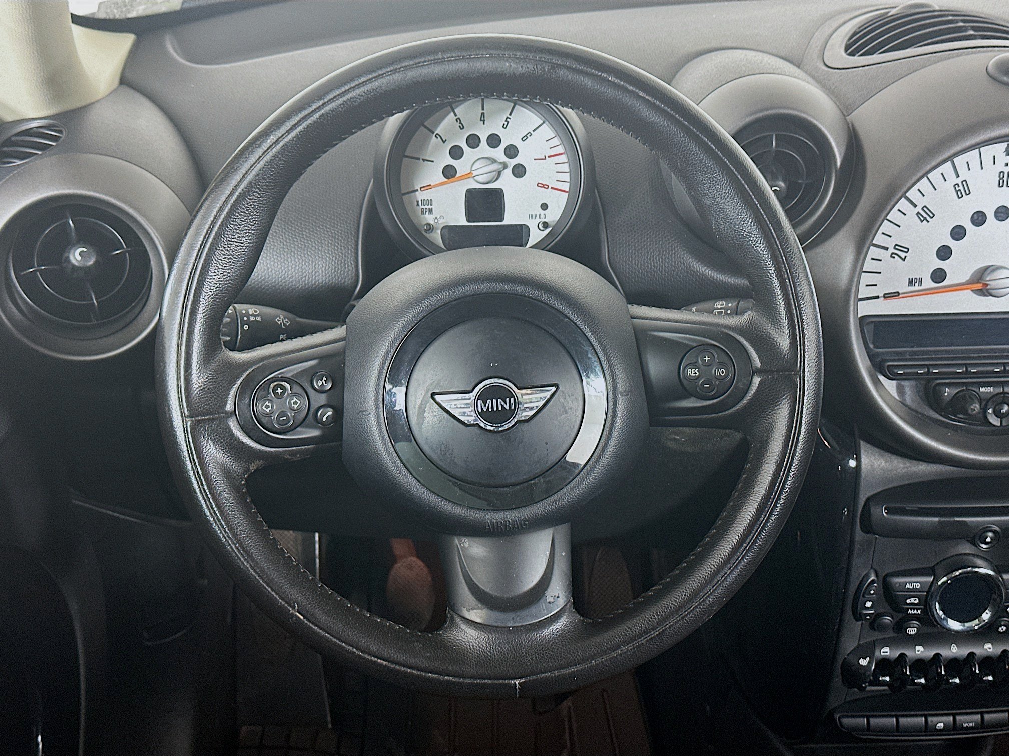 Used 2011 MINI Cooper Countryman FWD image 17