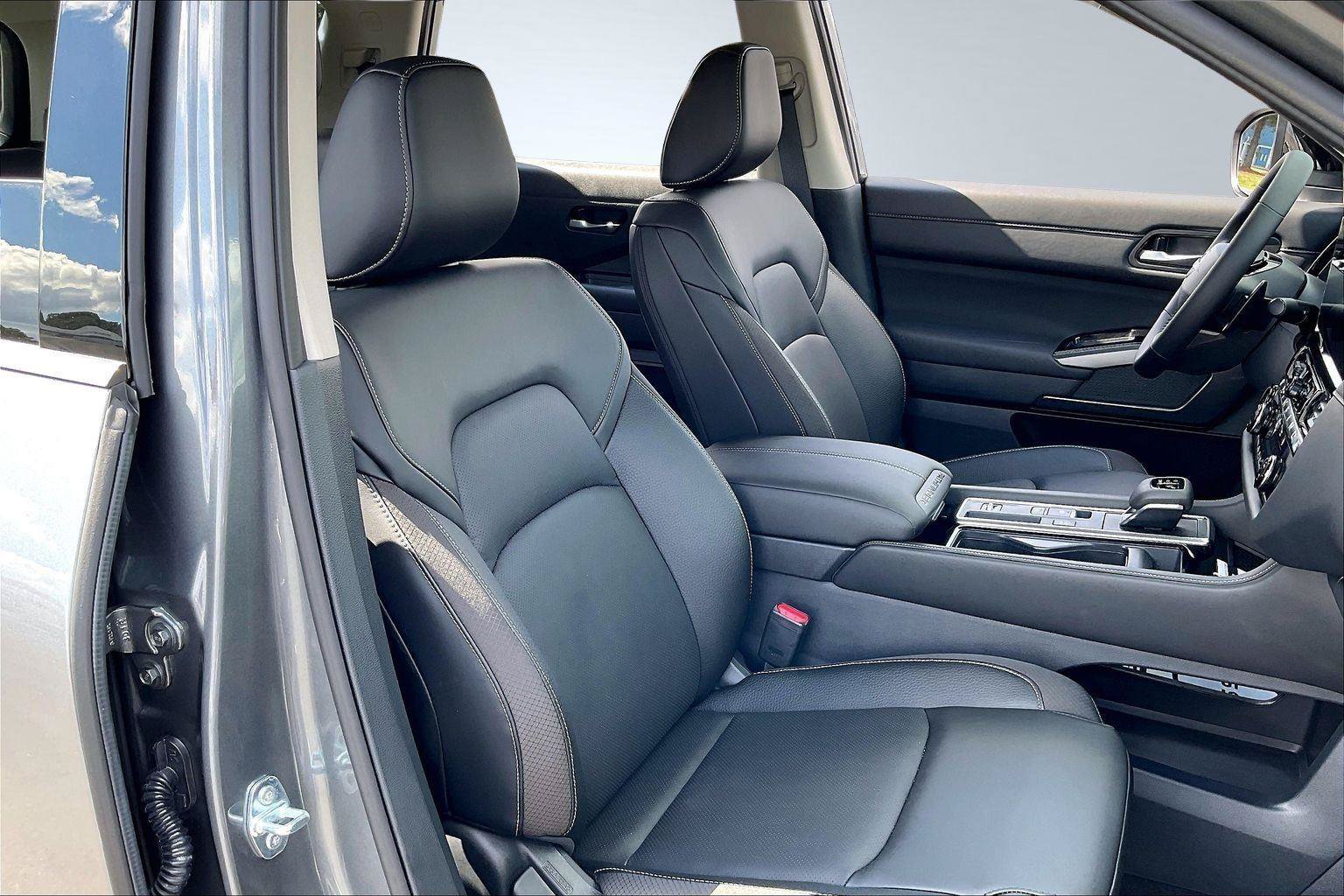 New 2026 Nissan Pathfinder SL FWD image 9