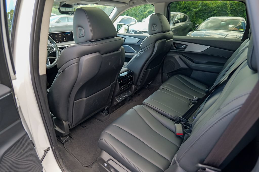 Used 2023 Acura MDX SH-AWD image 26