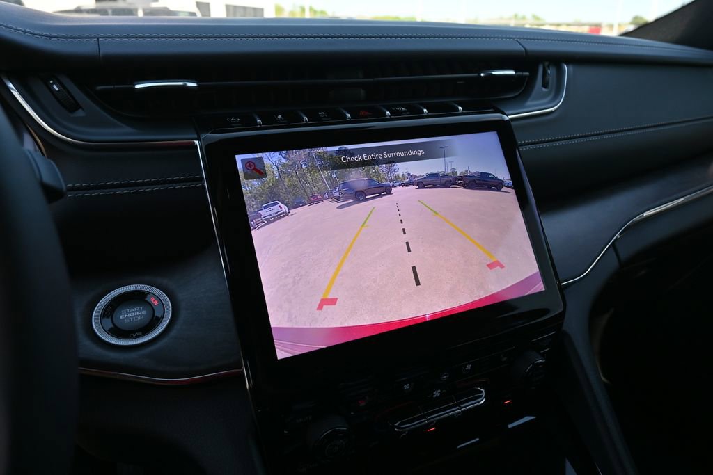 Used 2025 Jeep Grand Cherokee Overland w/ Luxury Tech Group IV image 11