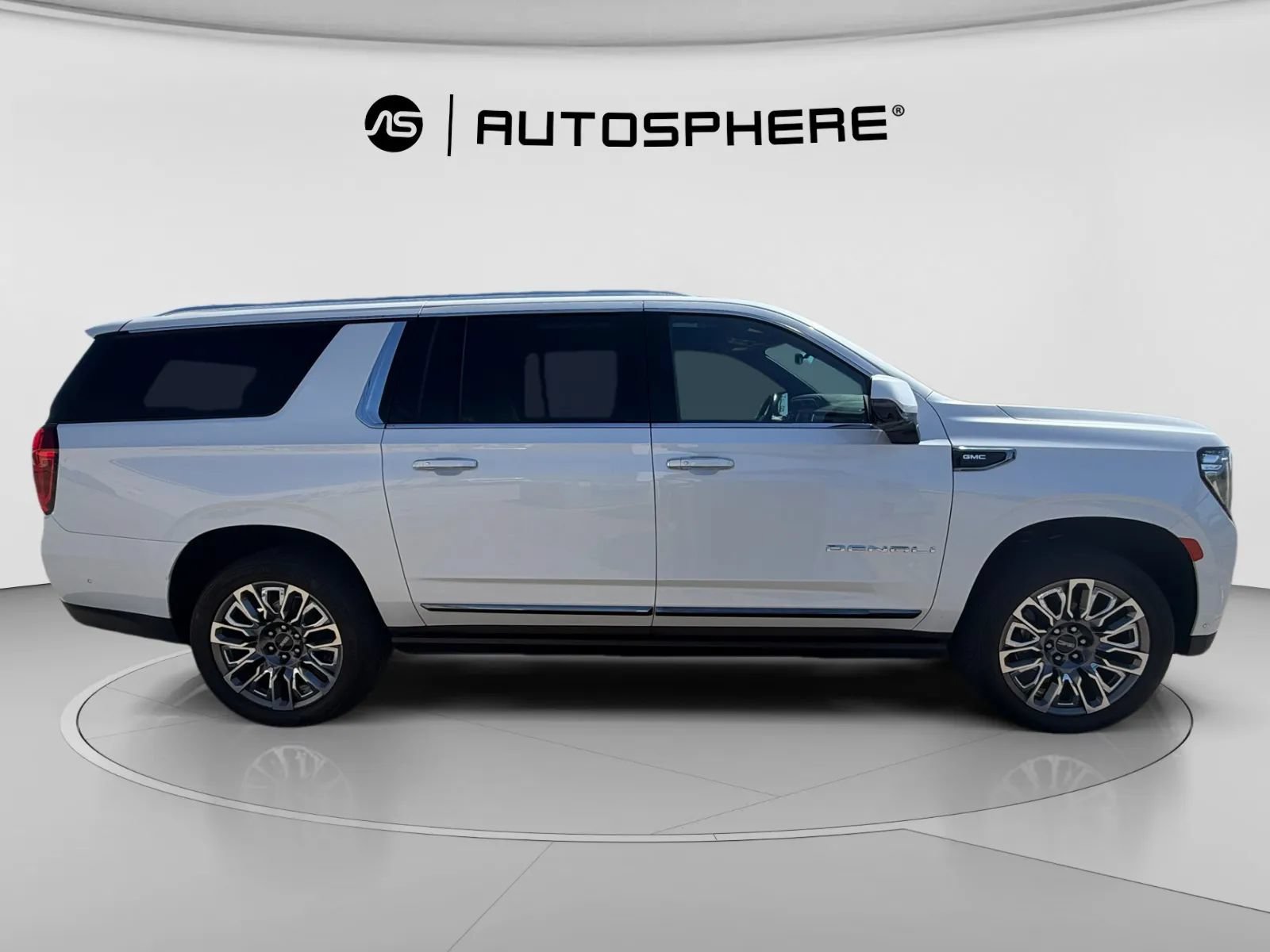 Used 2023 GMC Yukon XL Denali Ultimate AWD/4WD image 10