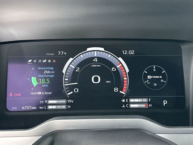 Used 2025 Toyota Tundra Limited AWD/4WD image 6