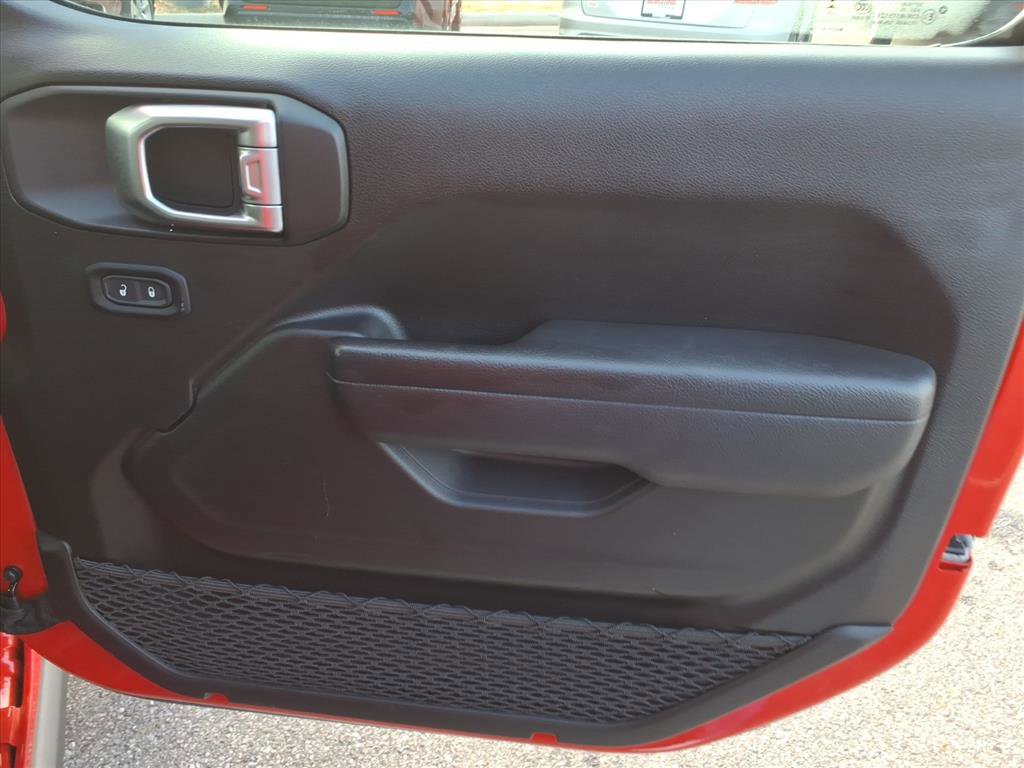 Used 2025 Jeep Wrangler Willys image 17