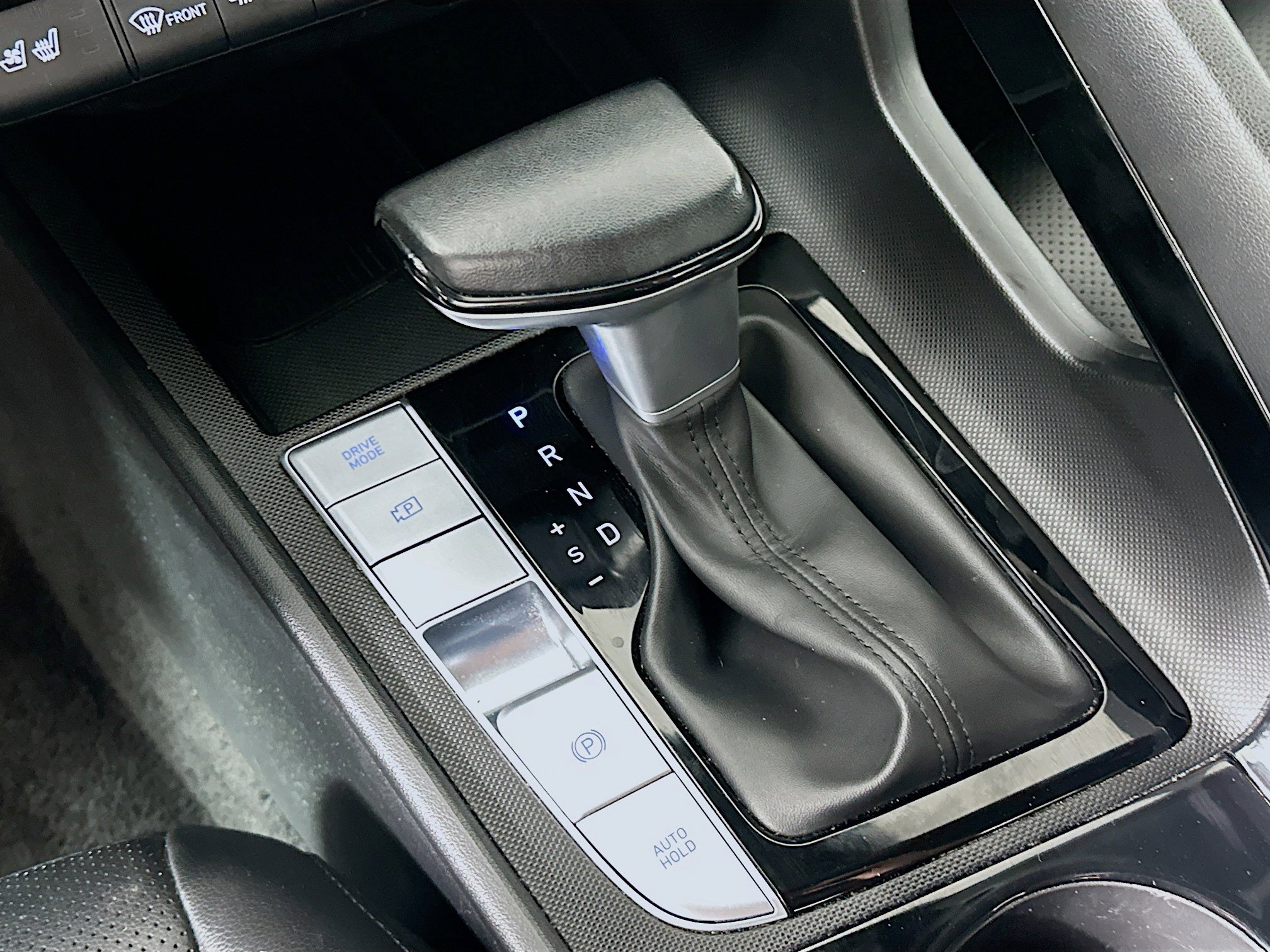 Used 2025 Hyundai Elantra Limited image 25