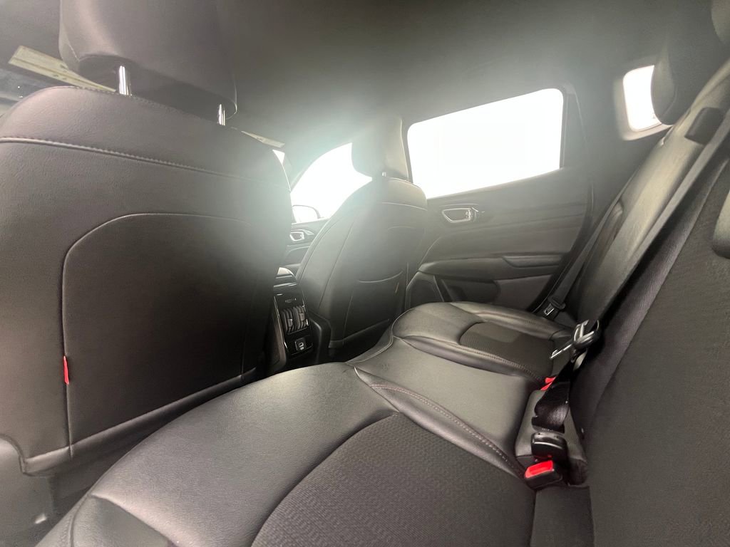 Used 2025 Jeep Compass Trailhawk AWD/4WD image 15