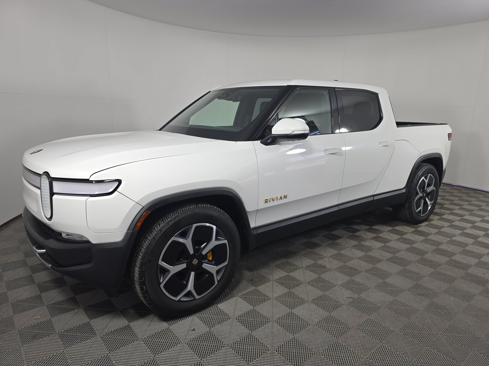 Used 2022 Rivian R1T Launch Edition
