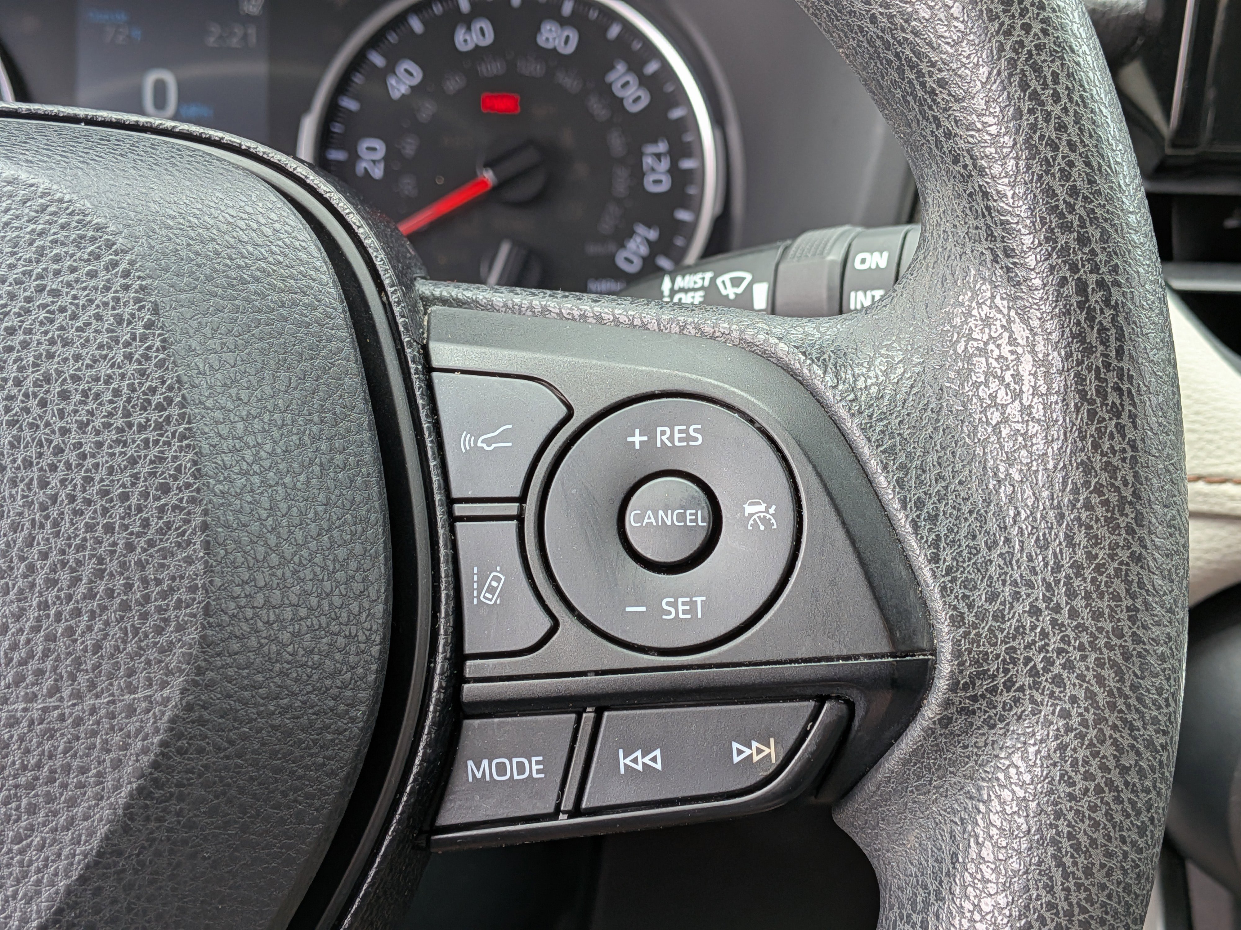 Used 2019 Toyota RAV4 XLE w/ Convenience Package image 27