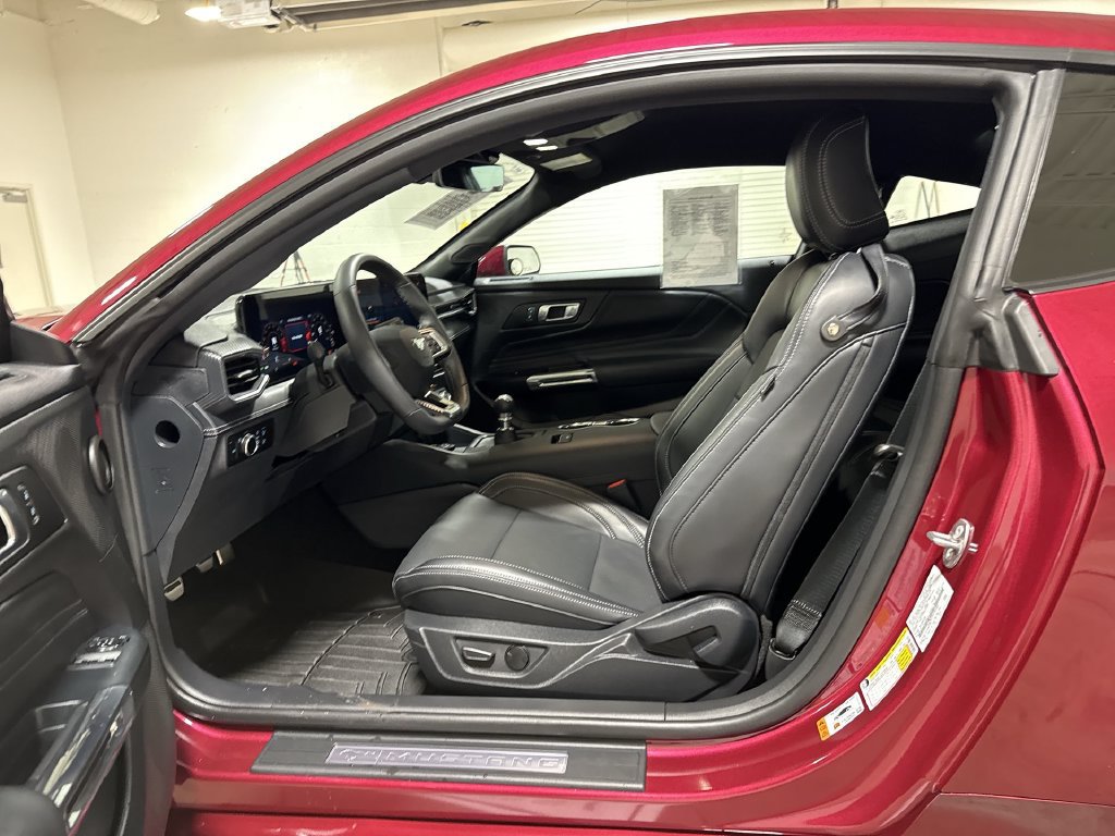 Used 2025 Ford Mustang GT Premium RWD image 19