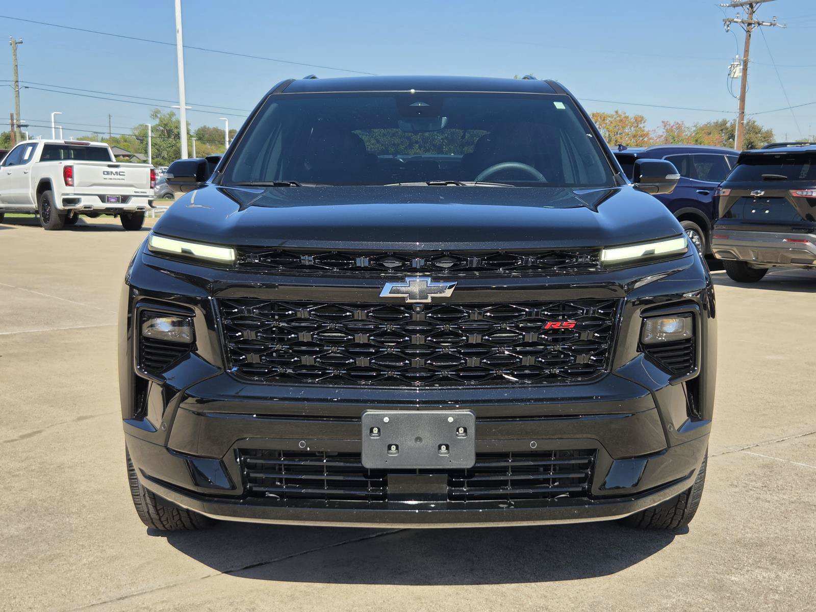 Used 2026 Chevrolet Traverse RS FWD image 2