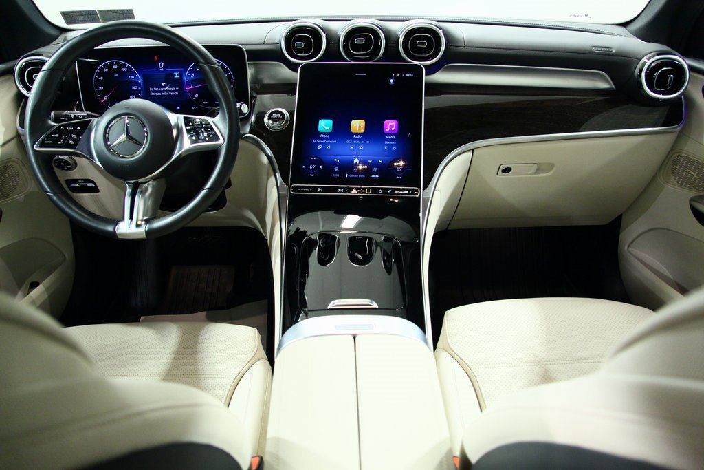 Certified 2025 Mercedes-Benz GLC 300 4MATIC image 4