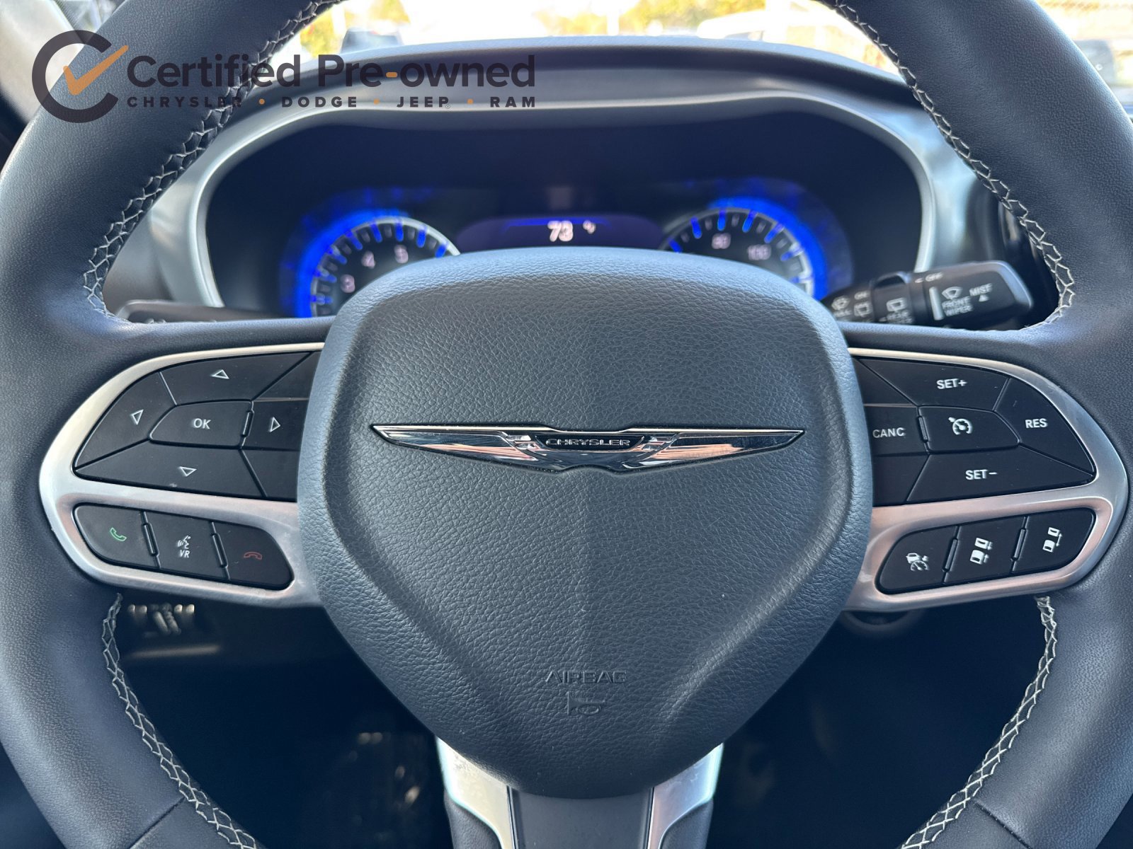 Certified 2025 Chrysler Pacifica Select FWD image 25