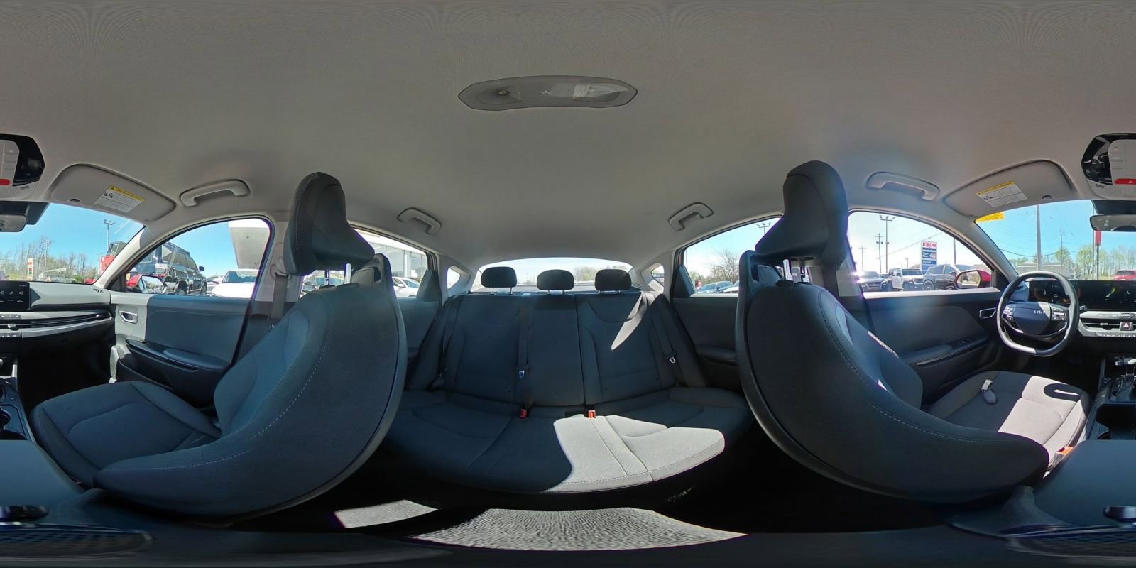 Used 2025 Kia K4 LXS image 40