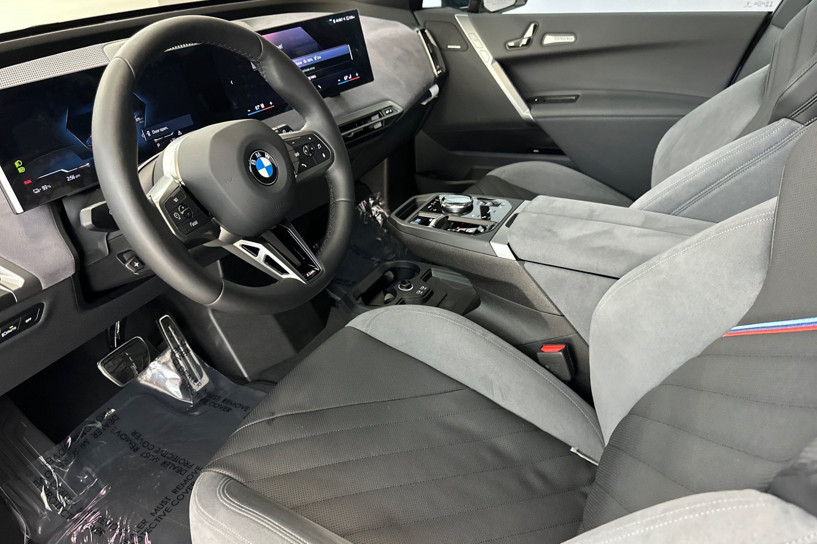 Used 2026 BMW iX xDrive60 w/ M Sport Package AWD/4WD image 4