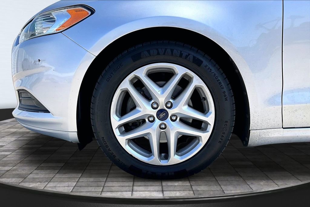 Used 2013 Ford Fusion SE FWD image 32