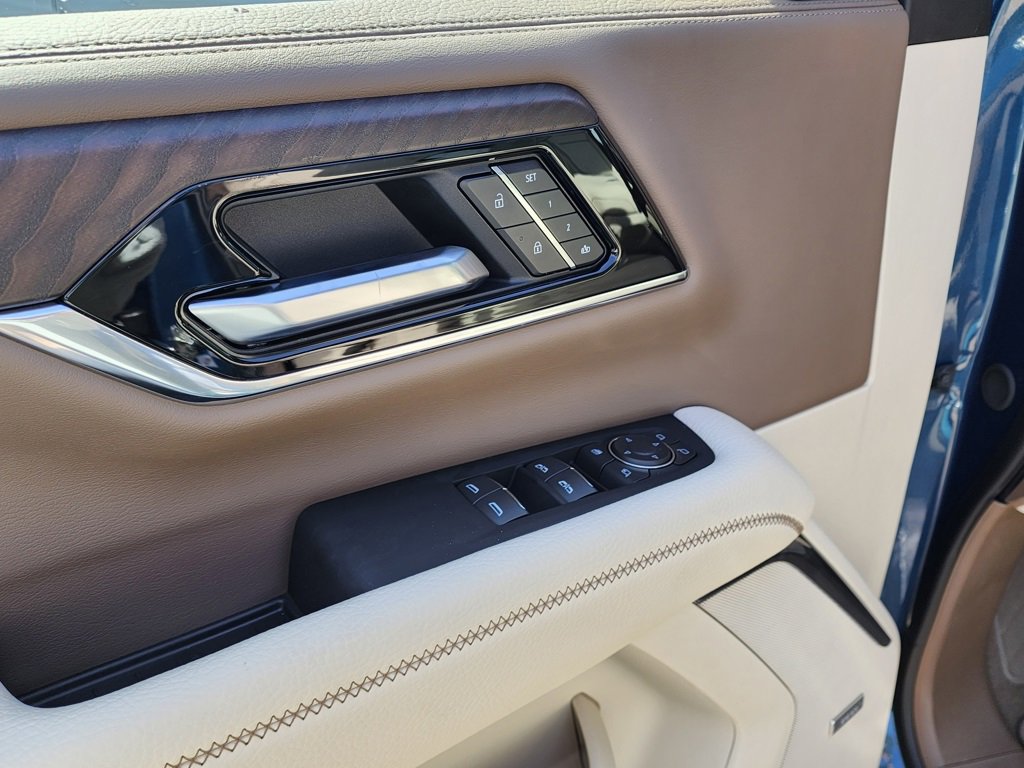 New 2026 GMC Yukon XL Denali w/ Sun & Power Step Package image 13