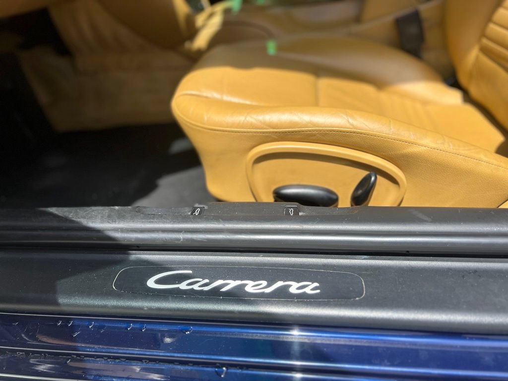 Used 2004 Porsche 911 Carrera RWD image 19