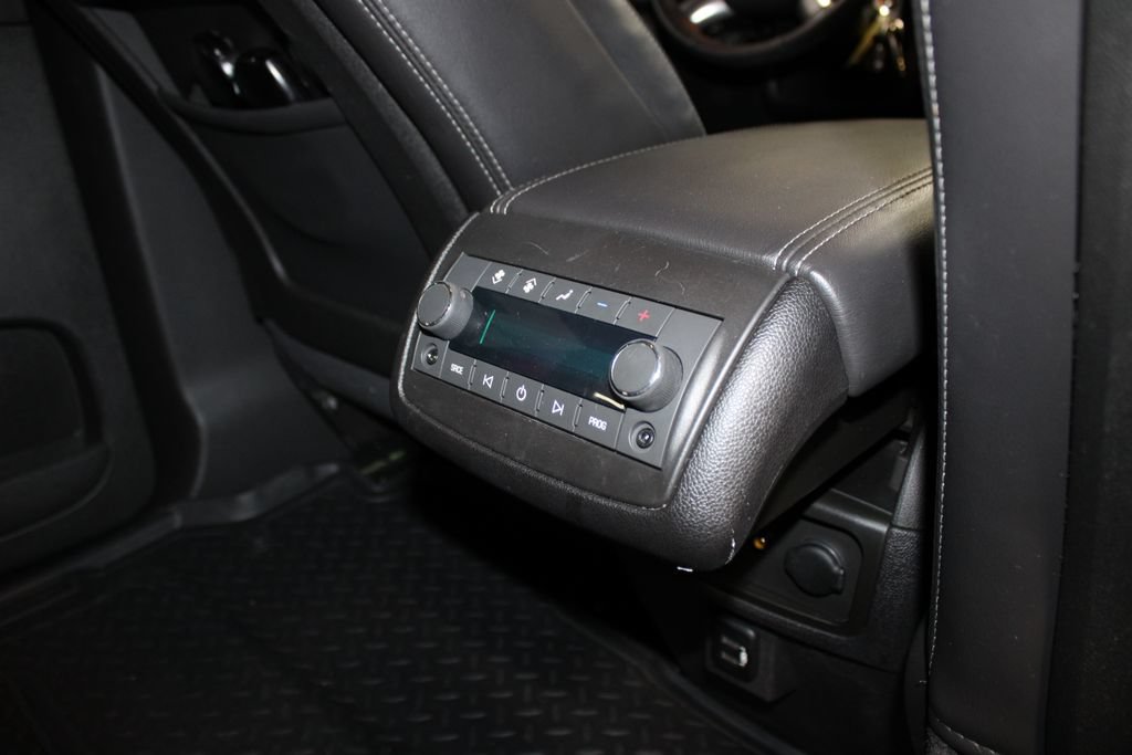 Used 2017 Chevrolet Traverse Premier FWD image 30