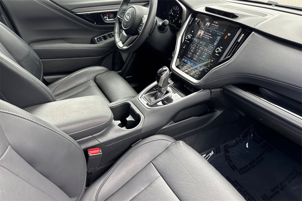 Used 2025 Subaru Outback Limited image 21