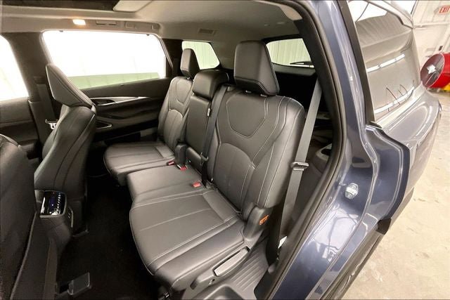 Certified 2026 INFINITI QX60 Luxe w/ Cargo Package AWD/4WD image 21
