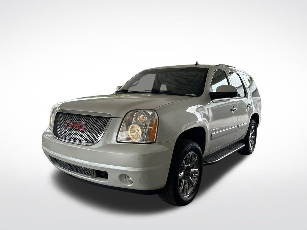 Used 2014 GMC Yukon Denali RWD image 2
