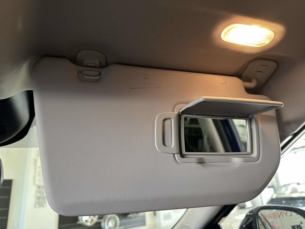 Used 2025 Nissan Rogue Platinum w/ Platinum Premium Package AWD/4WD image 39
