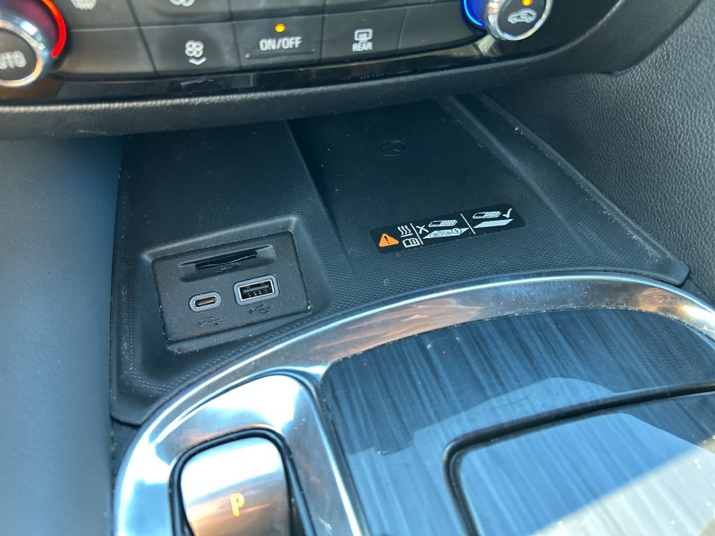 Used 2023 Buick Enclave Essence AWD/4WD image 30