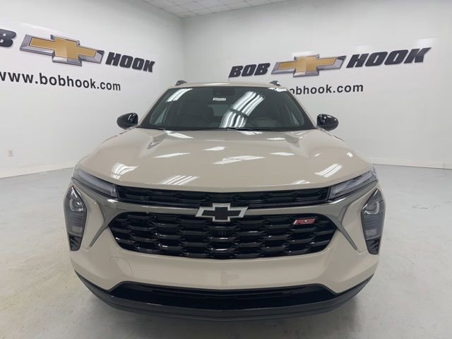New 2026 Chevrolet Trax RS FWD image 2