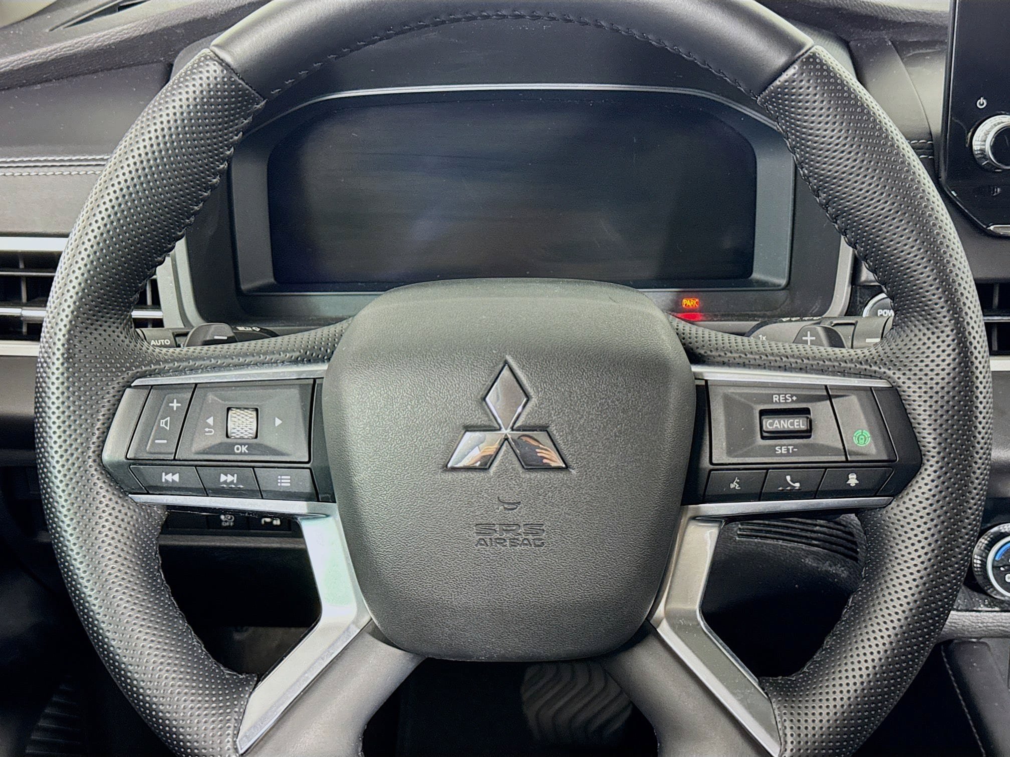 Used 2023 Mitsubishi Outlander SE AWD/4WD image 27