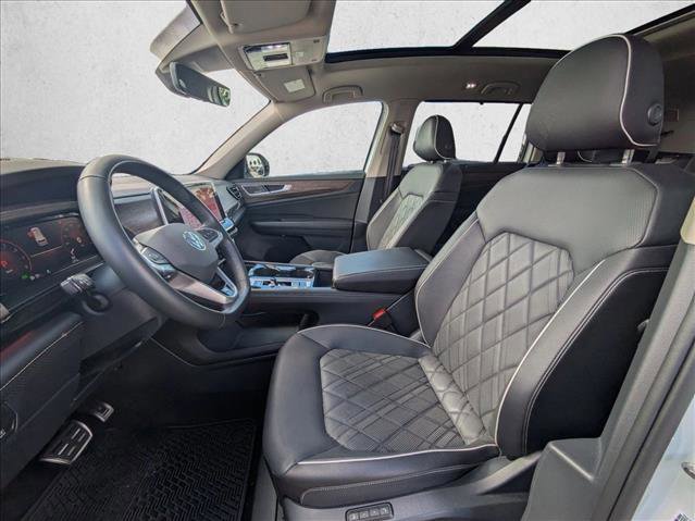 Used 2025 Volkswagen Atlas SEL Premium R-Line image 8