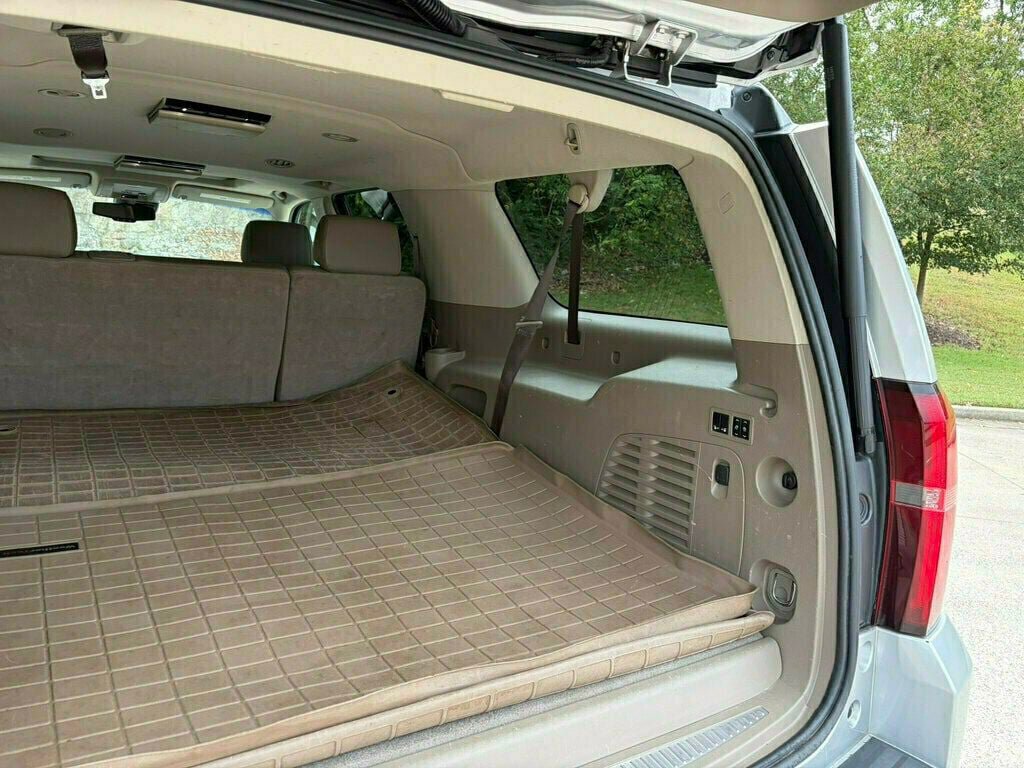 Used 2018 Chevrolet Suburban LT AWD/4WD image 34