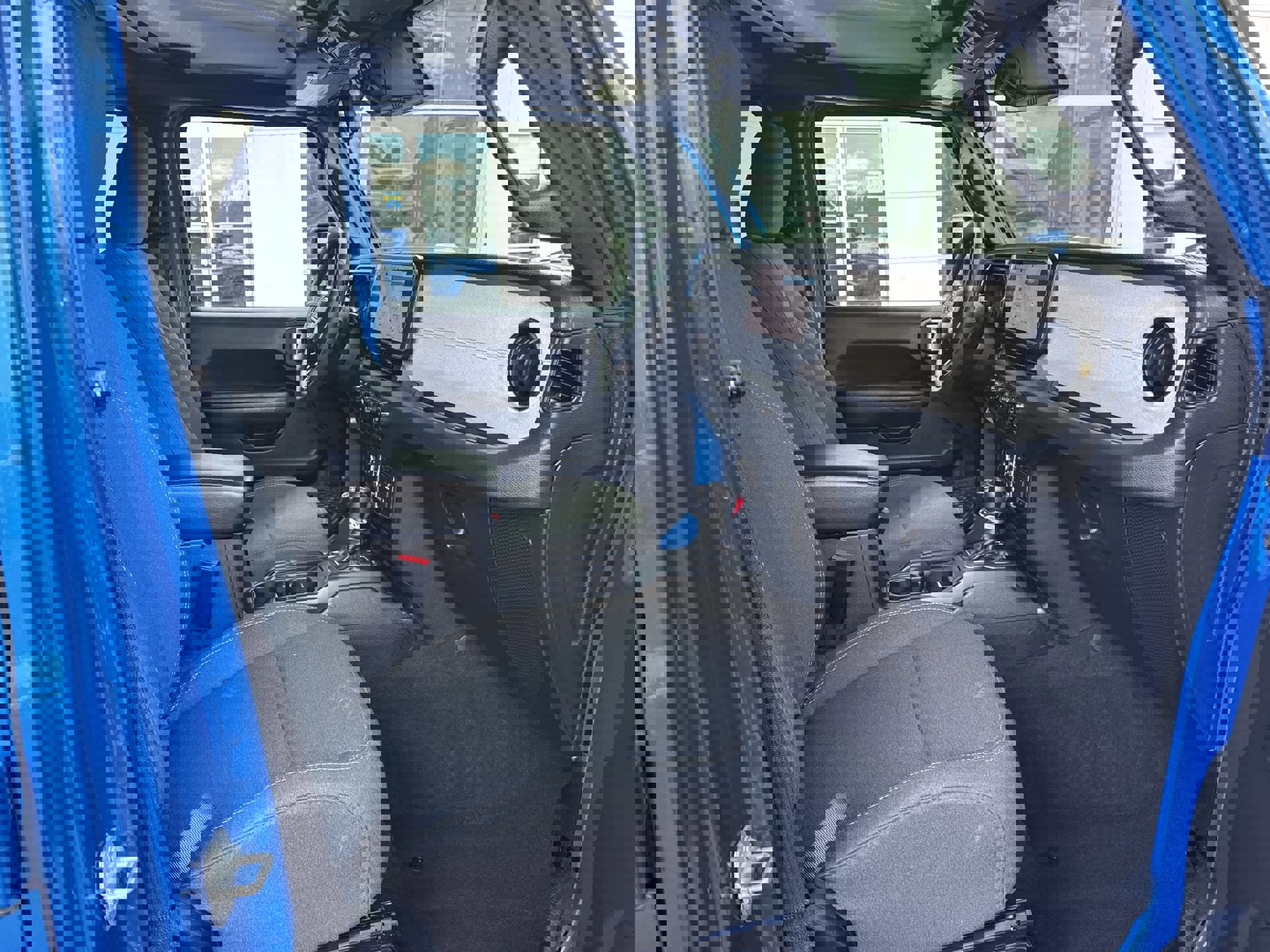 Used 2024 Jeep Wrangler Unlimited w/ Convenience Group image 25