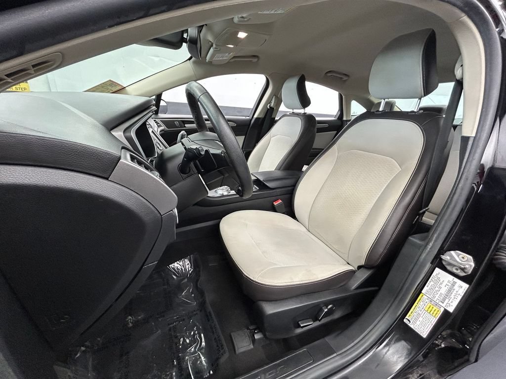 Used 2019 Ford Fusion SE w/ Equipment Group 151A FWD image 47