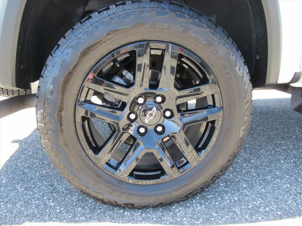 Used 2024 Chevrolet Colorado Trail Boss w/ Technology Package image 8